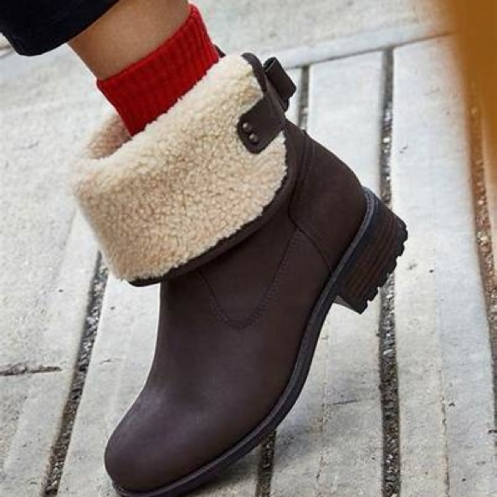 UGG Aldon Water Resistant Leather Boot size 9